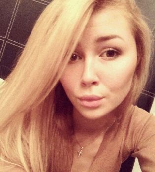 Анна Заворотнюк