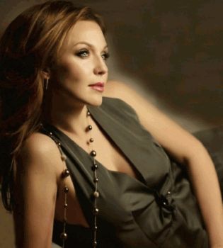 Альбина Джанабаева фото 2013