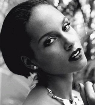 Алиша Кис новое