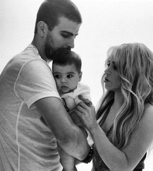 Шакира семья