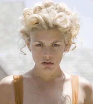 Бизи Филиппс