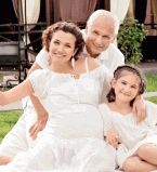 Тала Калатай с семьей