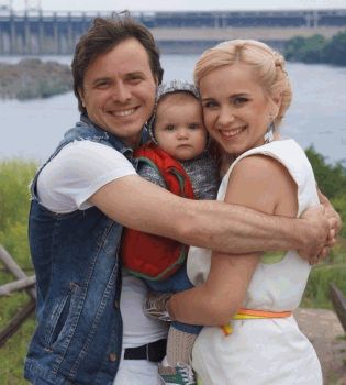 Лилия Ребрик с семьей