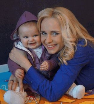 Лилия Ребрик с дочкой