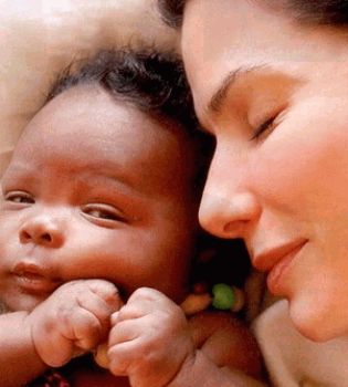 Сандра Баллок сын