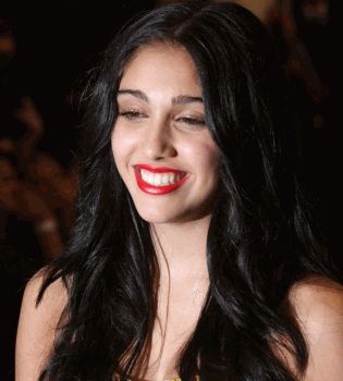 Лурдес Леон