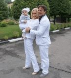 Лилия Ребрик с дочкой и мужем