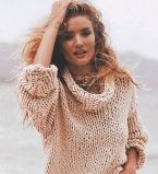 Рози Хантингтон-Уайтли на пляже