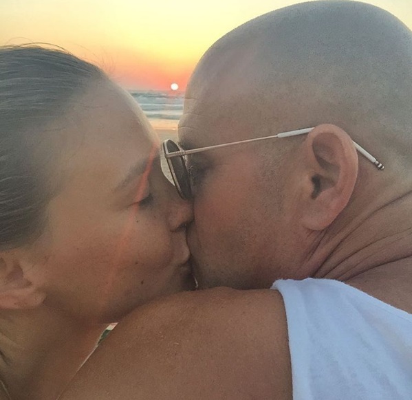 Супермодель Бар Рафаэли родила дочь