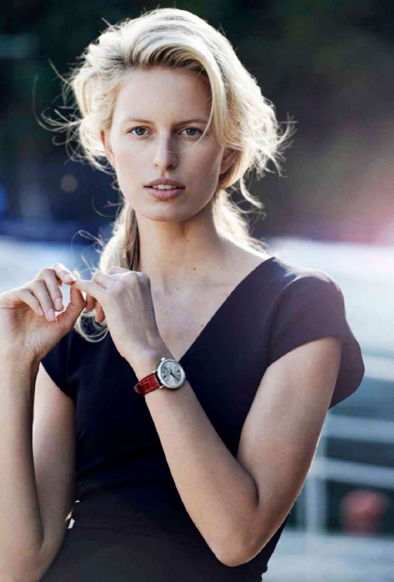 Каролина Куркова появилась в новой фотосессии без макияжа