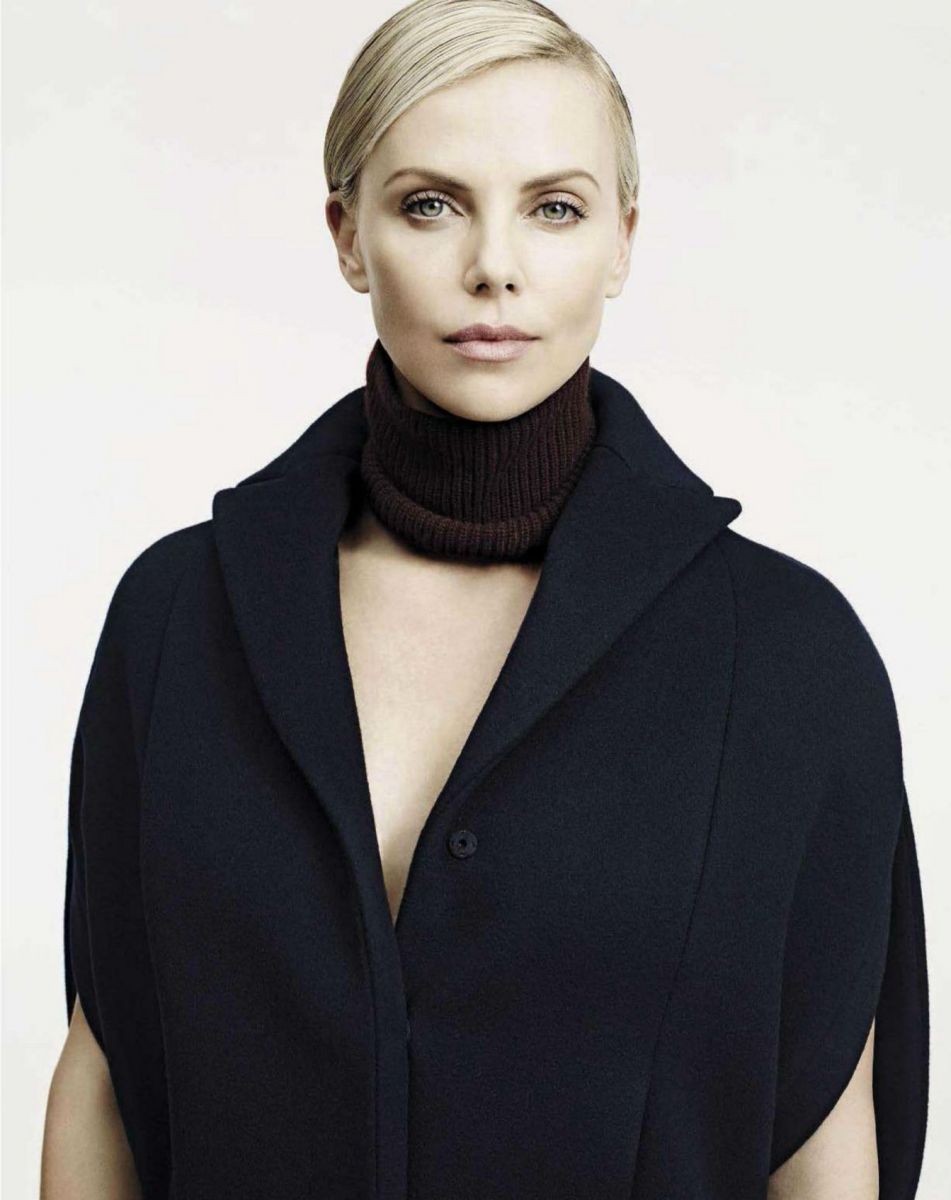 Шарлиз Терон демонстрирует неувядающую красоту