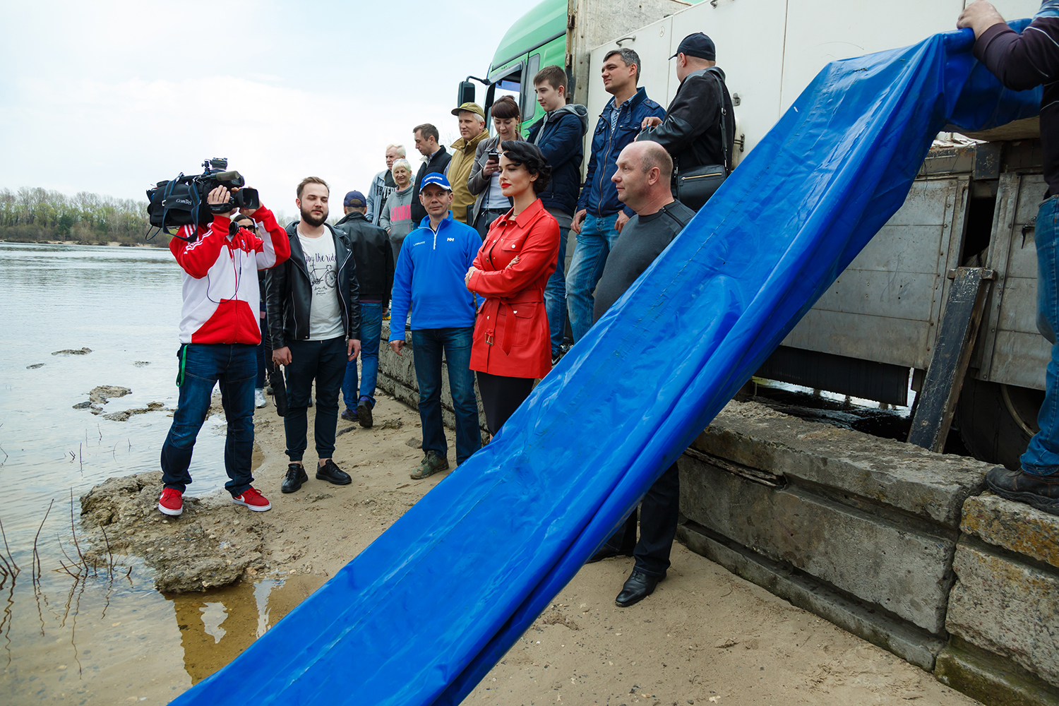 Даша Астафьева пожертвовала 25 000 гривен на зарыбление Днепра