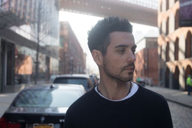 Новый клип Евгения Толочного на песню Твоє ім'я