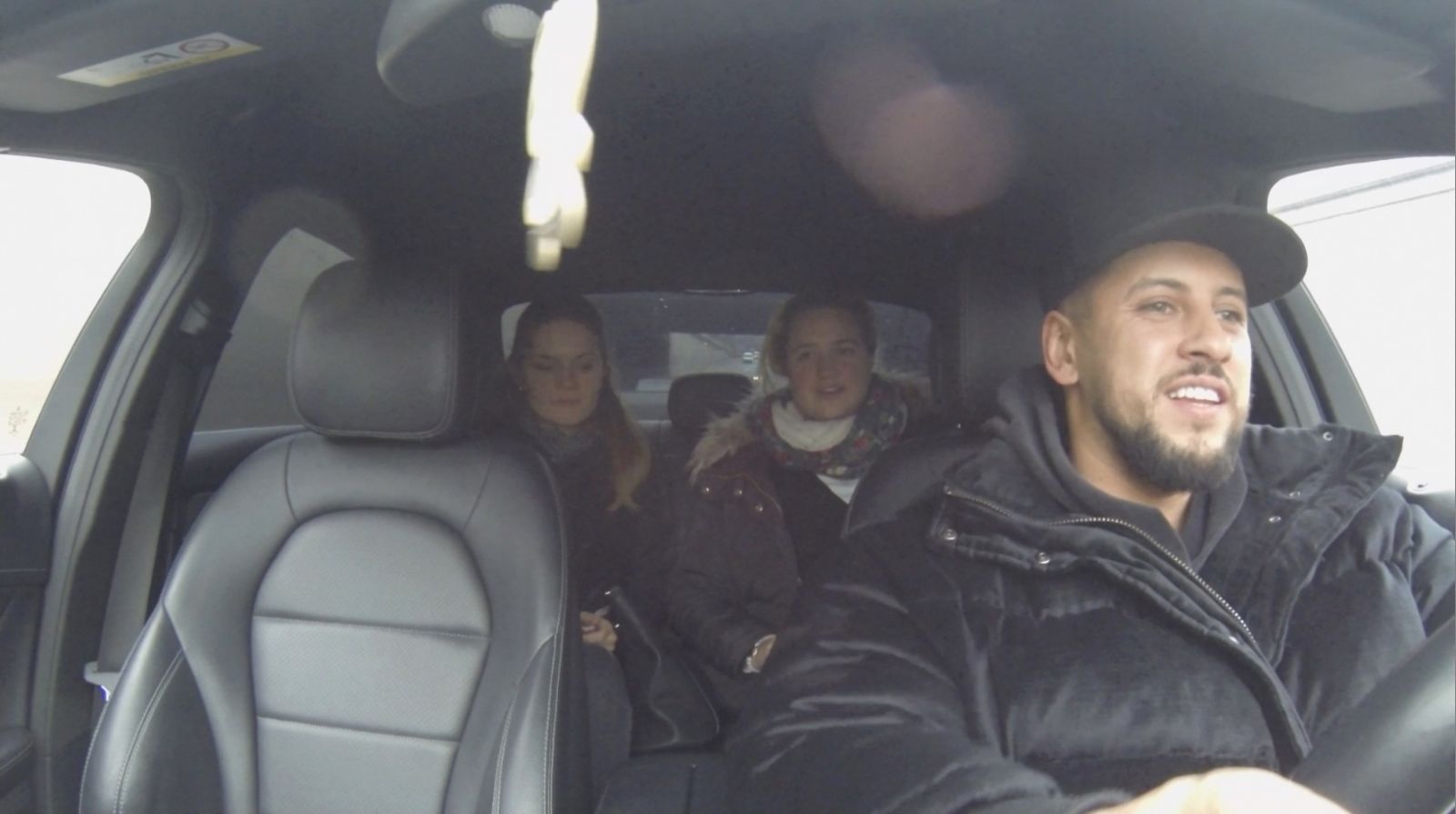 Monatik стал водителем такси 