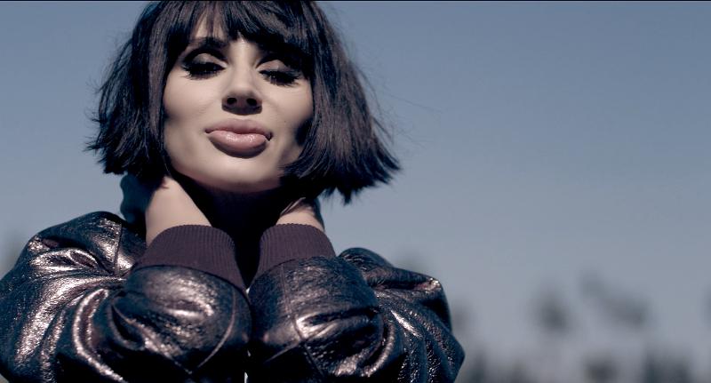 Лобода смотришь в небо