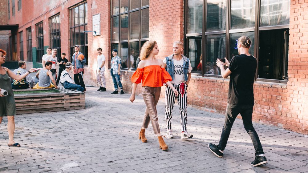 Засос по-голливудски: Иван Дорн прокомментировал новый клип Constantine