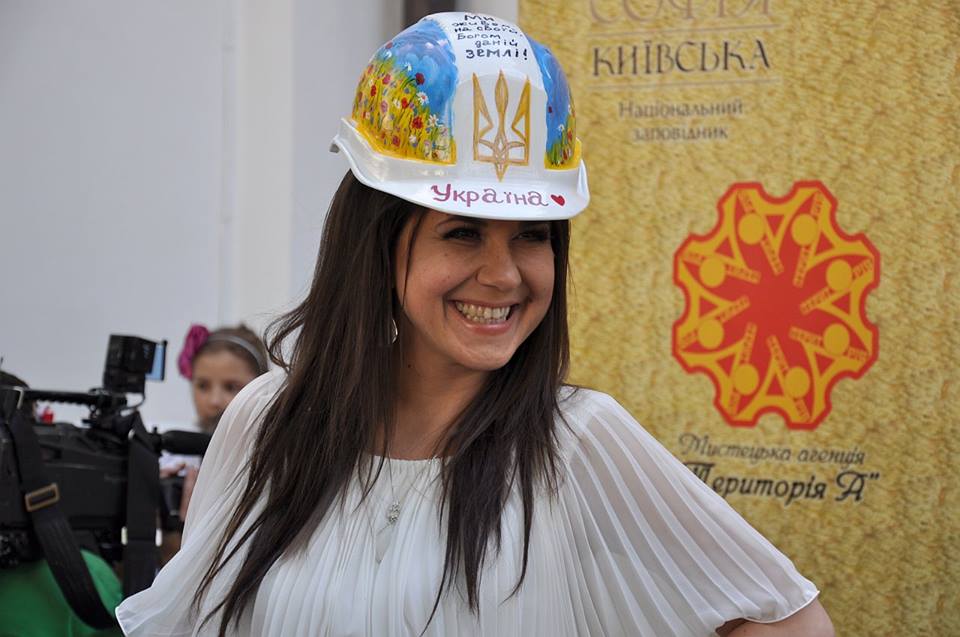 Анжелика Рудницкая провела акцию Дерево желаний