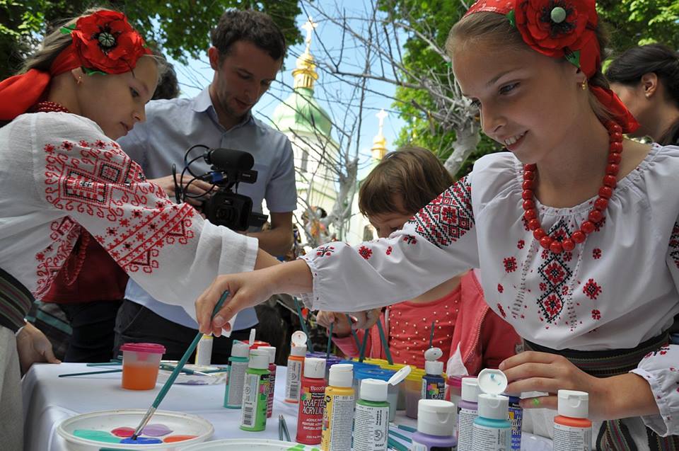 Анжелика Рудницкая провела акцию Дерево желаний