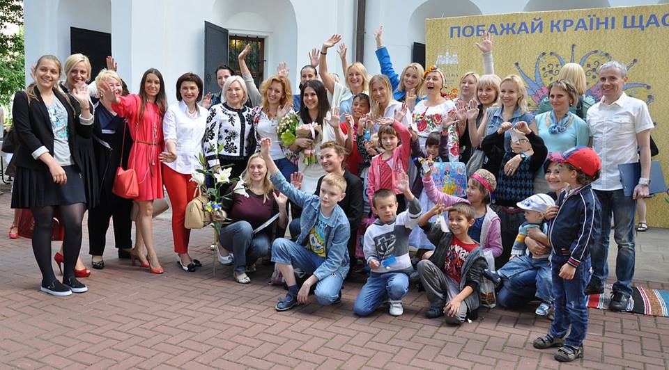 Анжелика Рудницкая провела акцию Дерево желаний