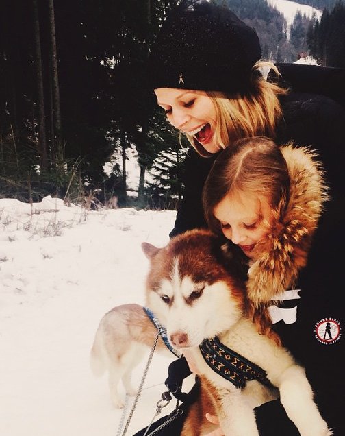 Беременная Ольга Фреймут поздравила дочь с 10-летем