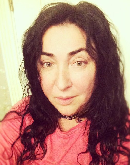 52-летняя Лолита Милявская показала лицо без макияжа