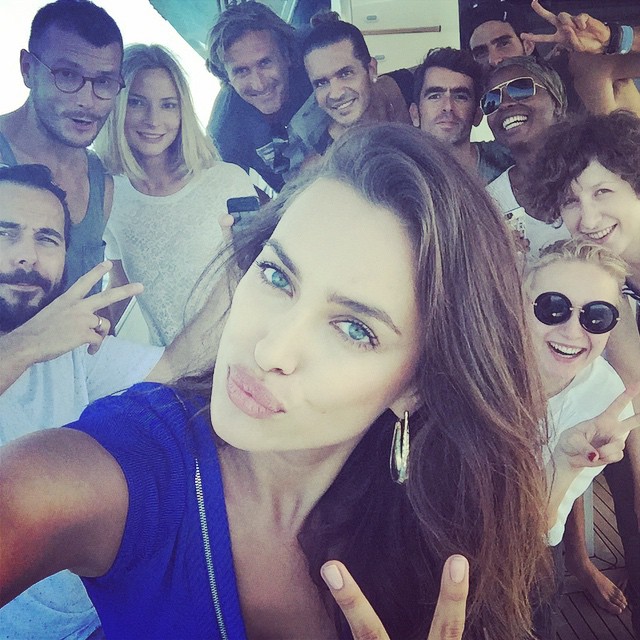 Ирина Шейк рассказала, как сделать самое лучшее селфи