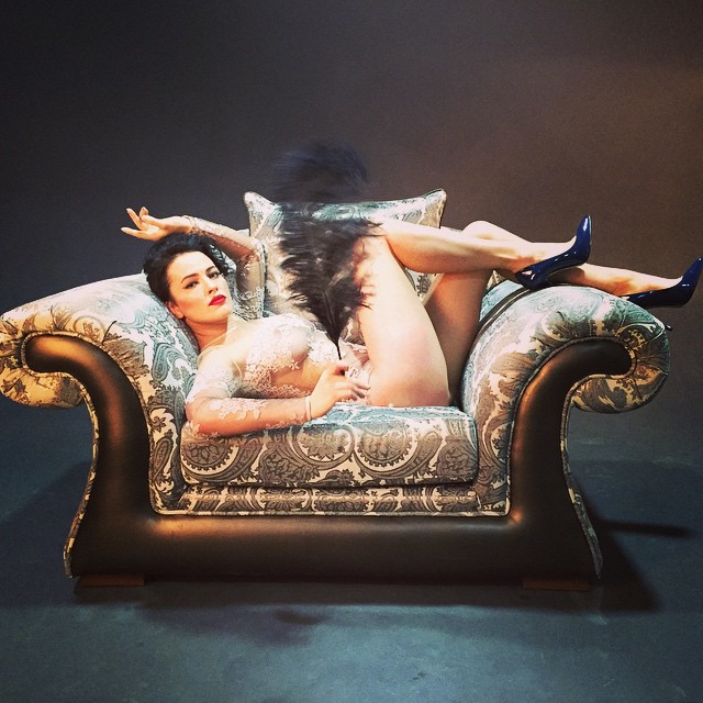 Даша Астафьева и NIKITA снялись в эротическом новогоднем клипе