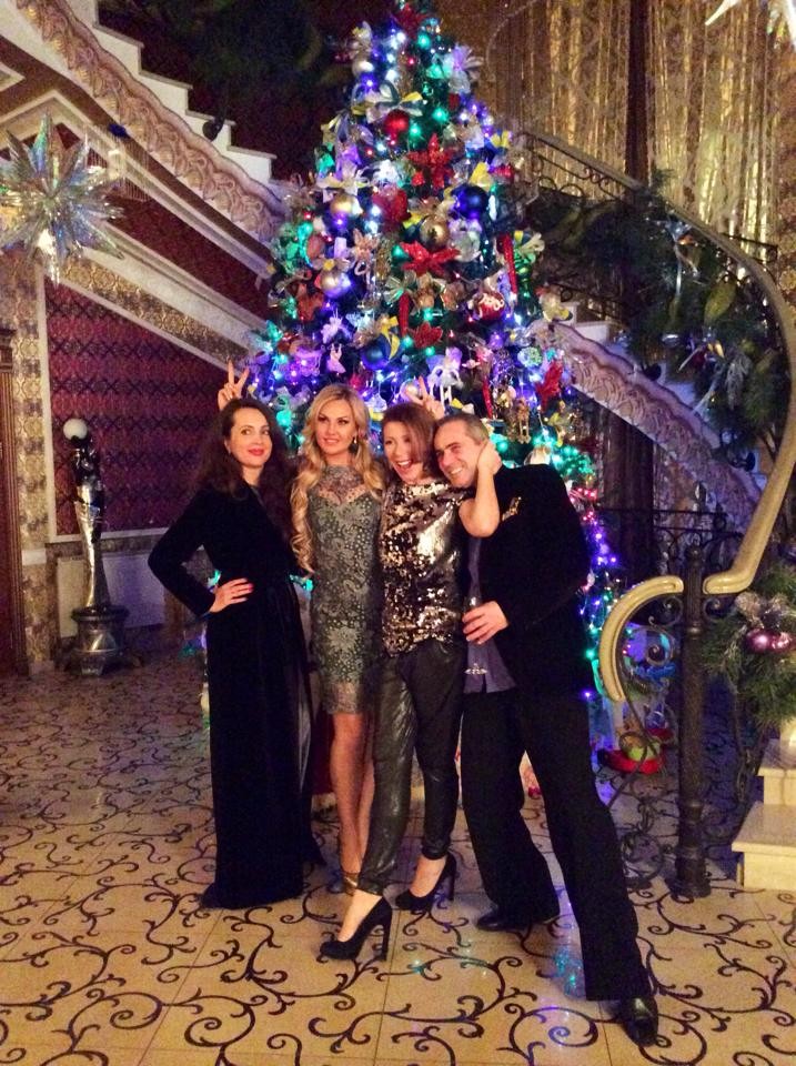 Камалия и Мохаммад Захур смешно нарядились на Новый год! 