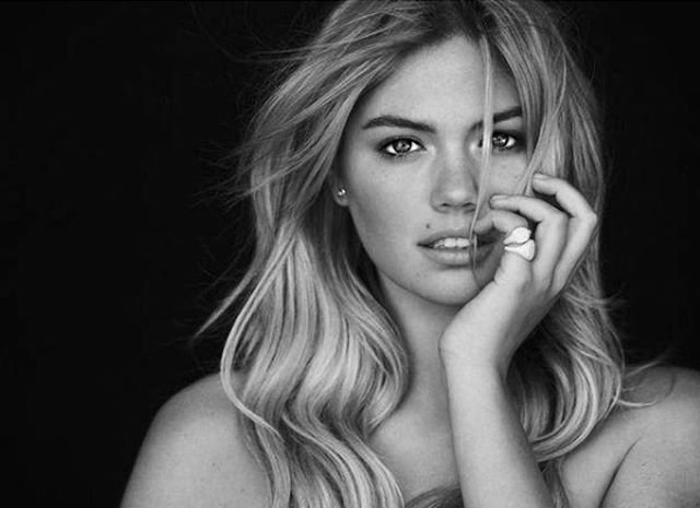 Сдержанно и стильно: соблазнительная Кейт Аптон блистает в роскошной черно-белой фотосессии
