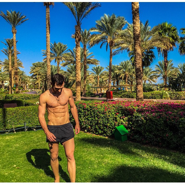 Экс-Холостяк Сергей Мельник похвастался подкаченным телом