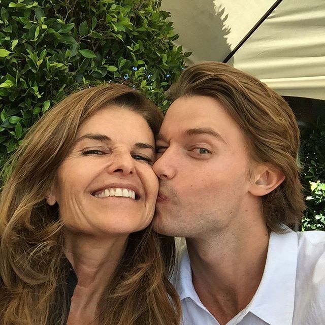 Счастливые 22: Патрик Шварценеггер отпраздновал день рождения с семьей