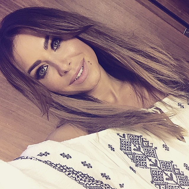 Ани Лорак в вышиванке