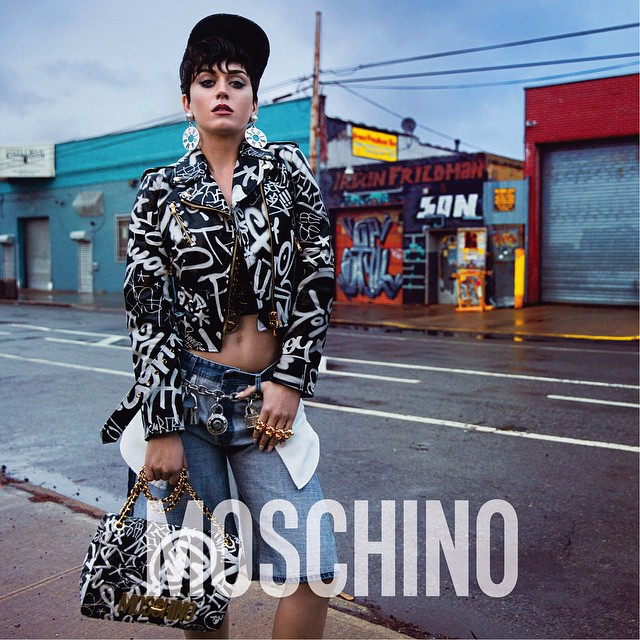 Кэти Перри разделась в рекламе Moschino