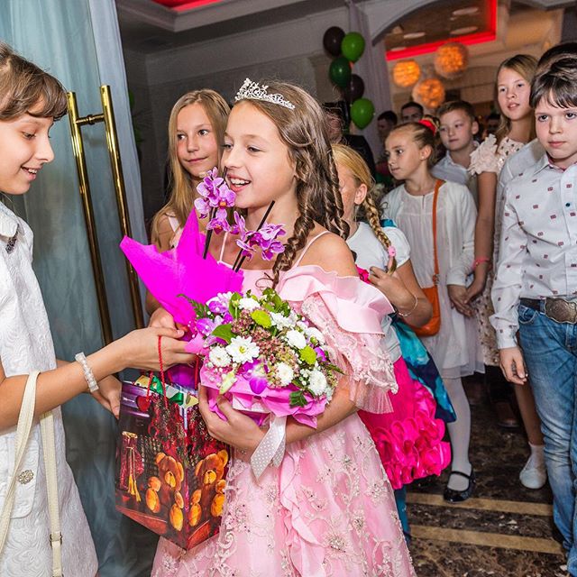 Роскошный сюрприз: дочери Анастасии Волочковой подарили первые бриллианты