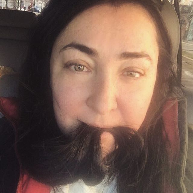 52-летняя Лолита Милявская показала лицо без макияжа