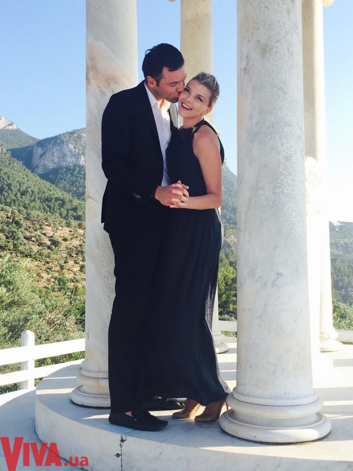 Ириша Блохина получила от мужа обручальное кольцо на Майорке