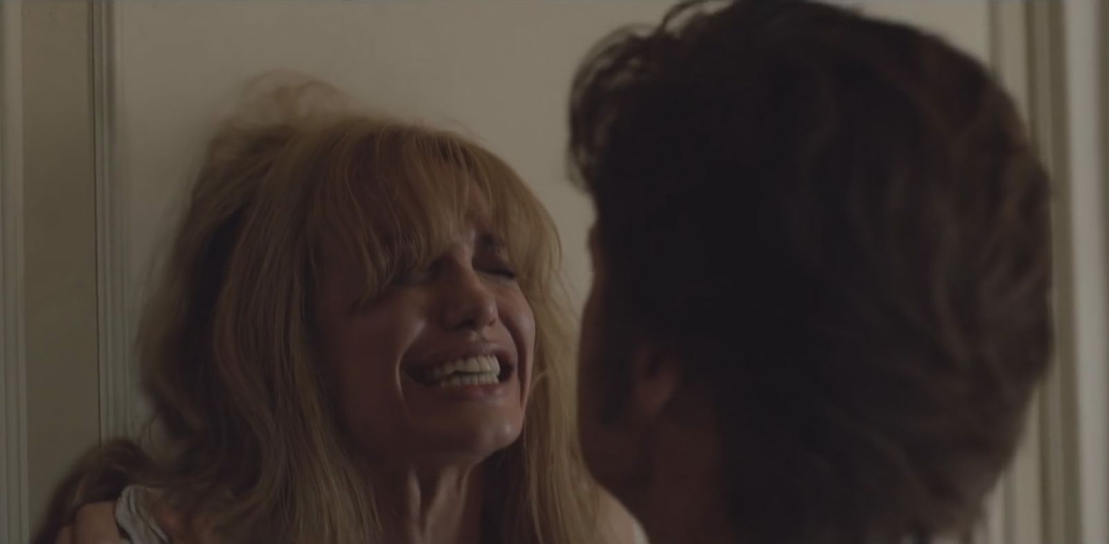 Анджелина Джоли и Брэд Питт демонстрируют чувства в новом эмоциональном трейлере