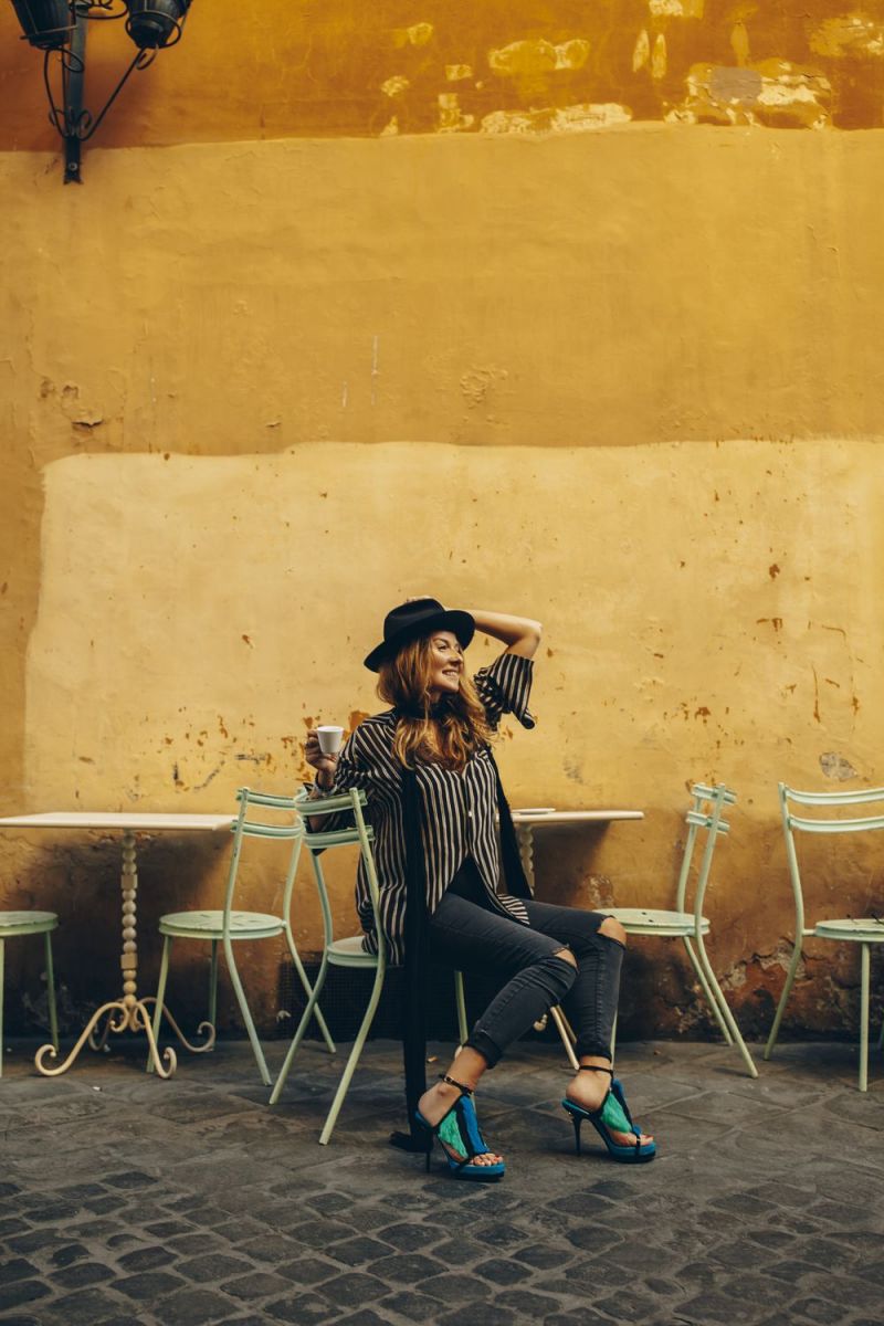 Жанна Бадоева показала потрясающие ноги в новой фотосессии