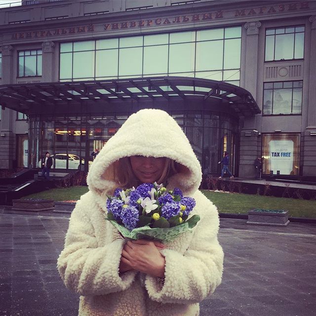 Вера Брежнева празднует 34-летие