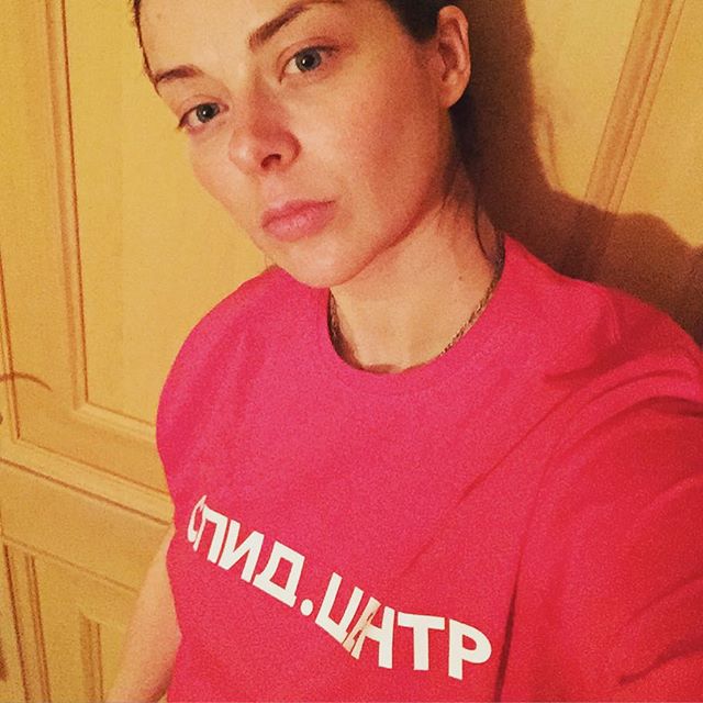 Молодая мама Марина Александрова показала лицо без мейкапа