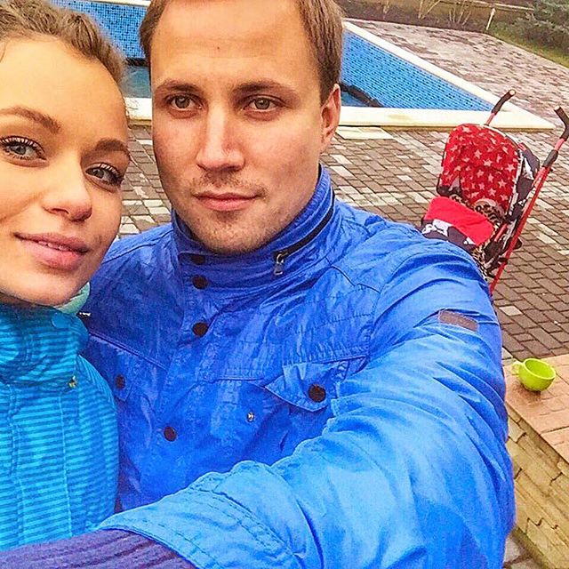 Молодая мама Яна Соломко показала фигуру на пляже