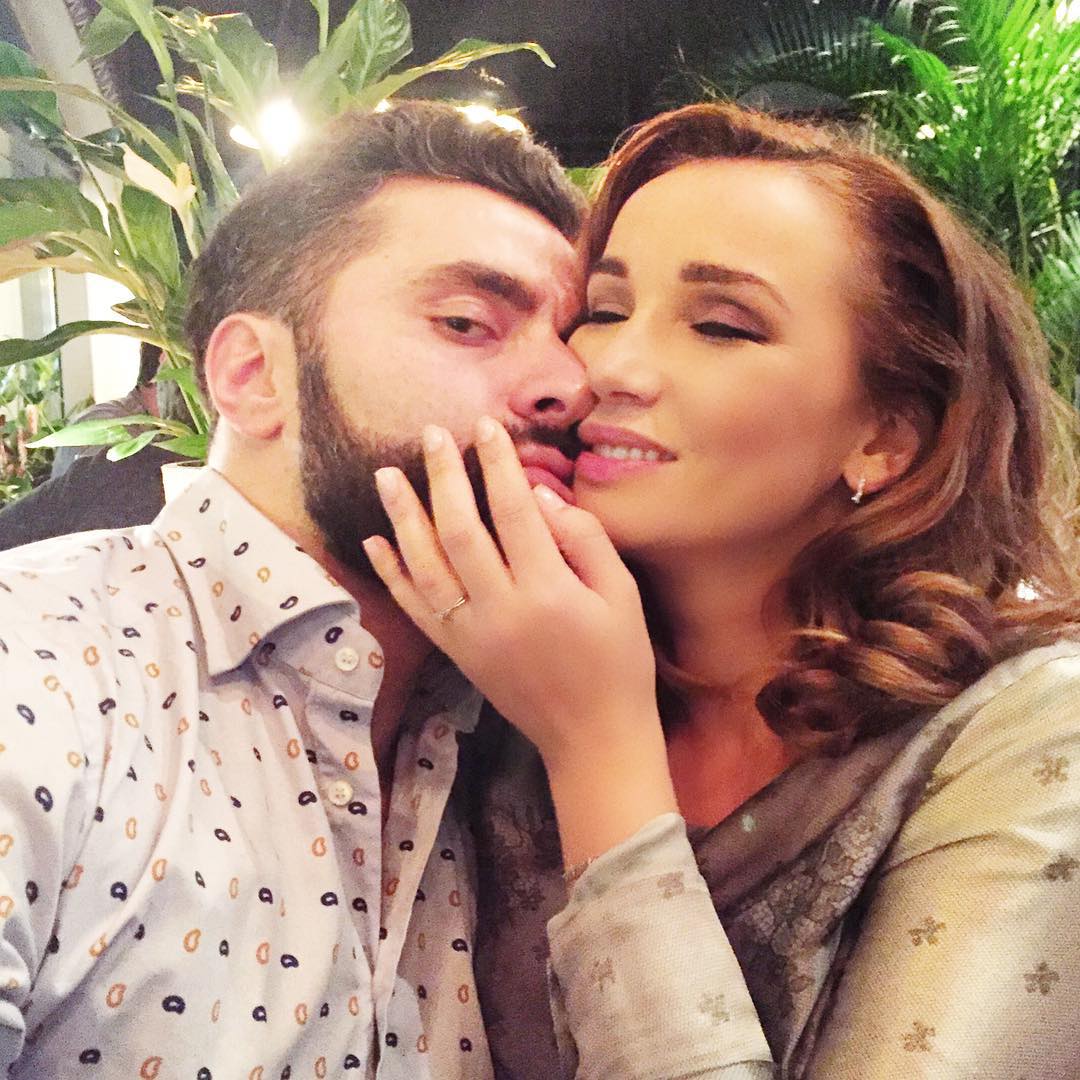 Очень трогательно: супруг Анфисы Чеховой поздравил ее с днем рождения нежным стихом 