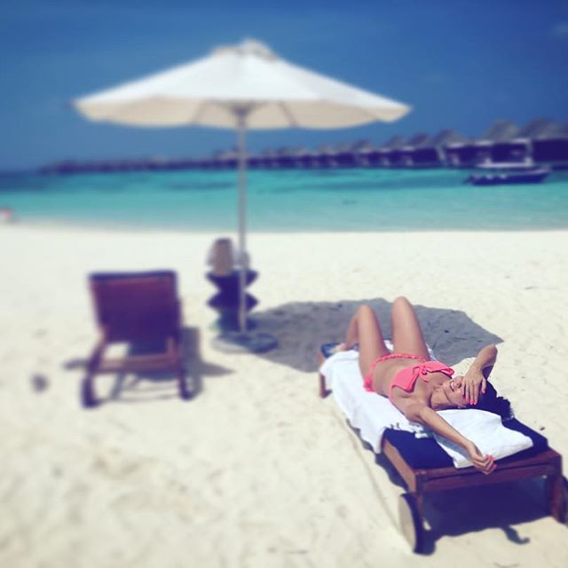 Настя Каменских отдыхает на Мальдивах