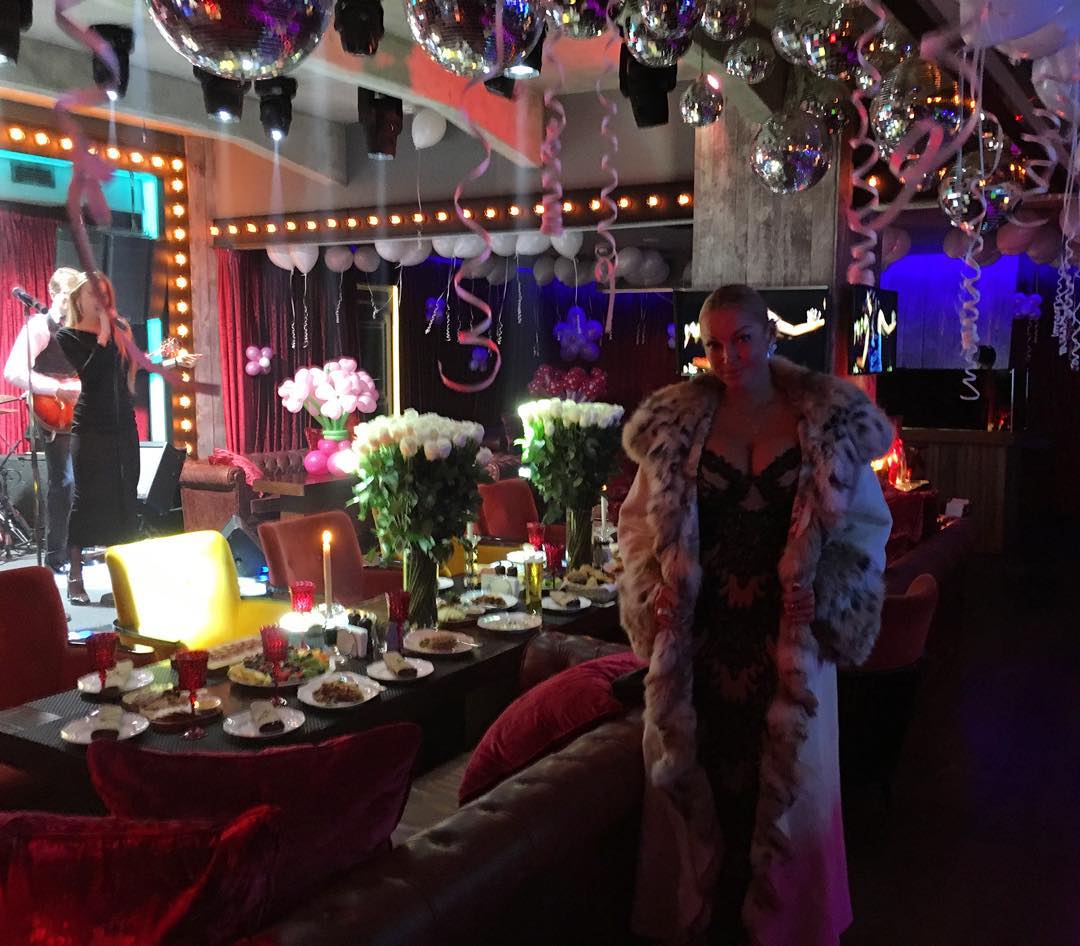 Анастасия Волочкова выходит замуж за бизнесмена 