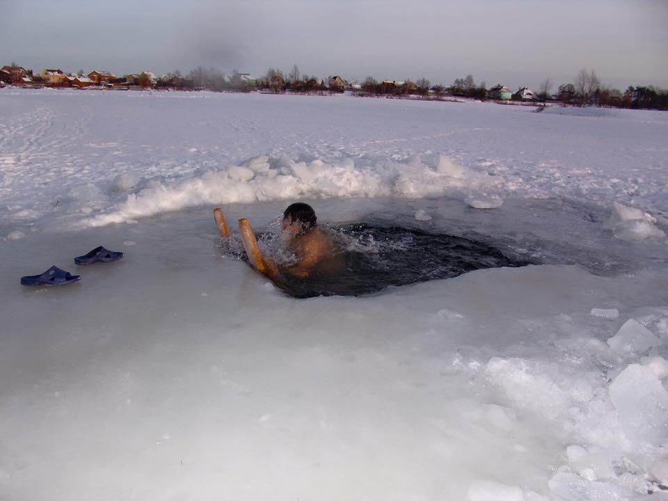Ольга Сумская с мужем искупались в ледяной воде