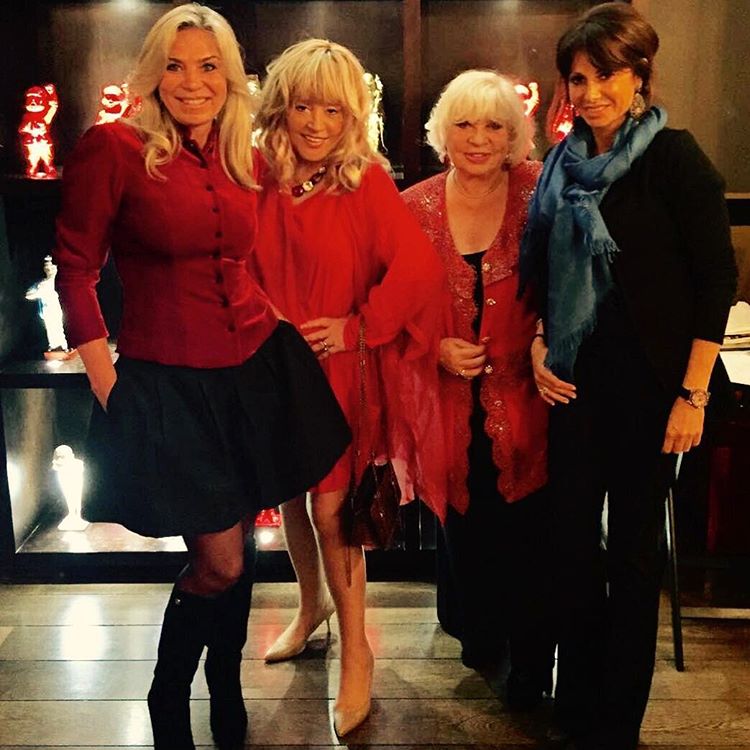 66-летняя Алла Пугачева продемонстрировала ноги в красном мини  