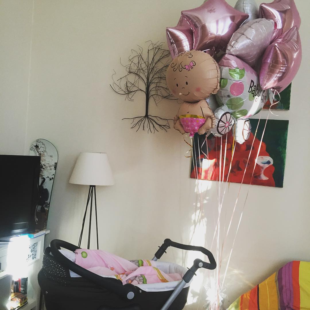 Тоня Матвиенко и Арсен Мирзоян поделились трогательными снимками из выписки из роддома