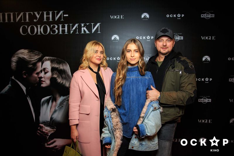 Семья Софии Ротару пришла на премьеру нового фильма Брэда Питта "Шпионы-союзники"