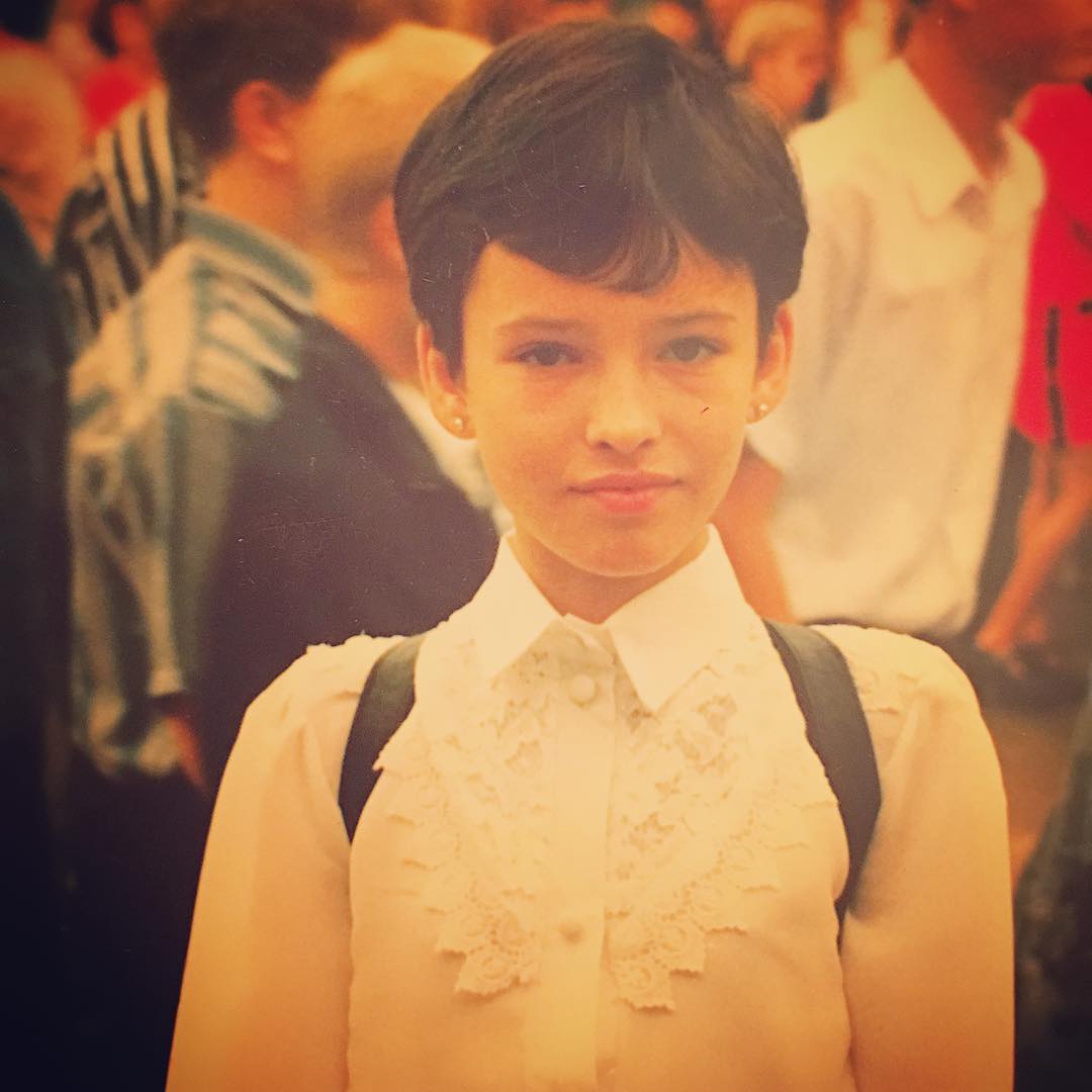 Семейный архив: Даша Астафьева показала, как выглядела в детстве 