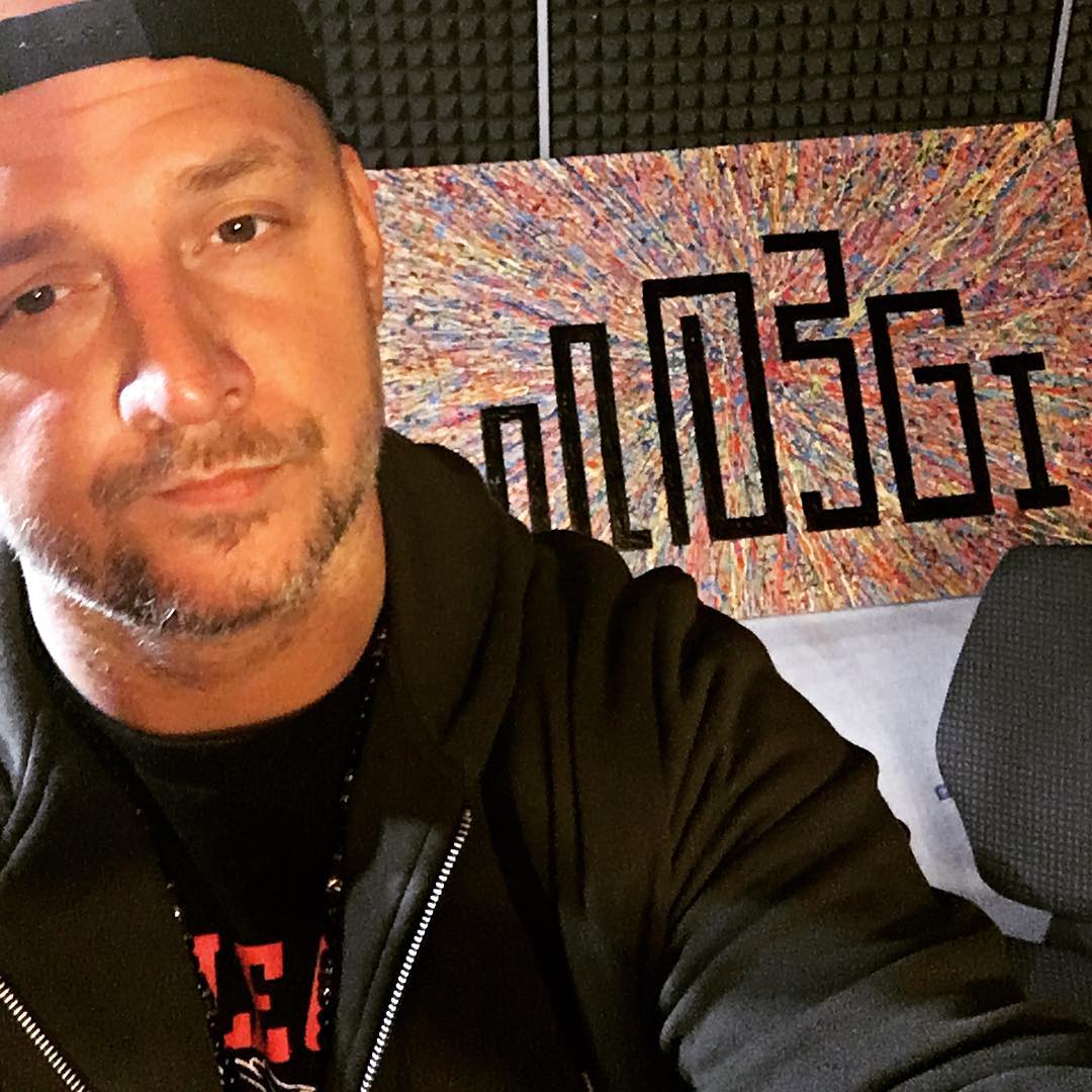 Потап: "Я не лезу в политику, я помогаю своей стране экономически"